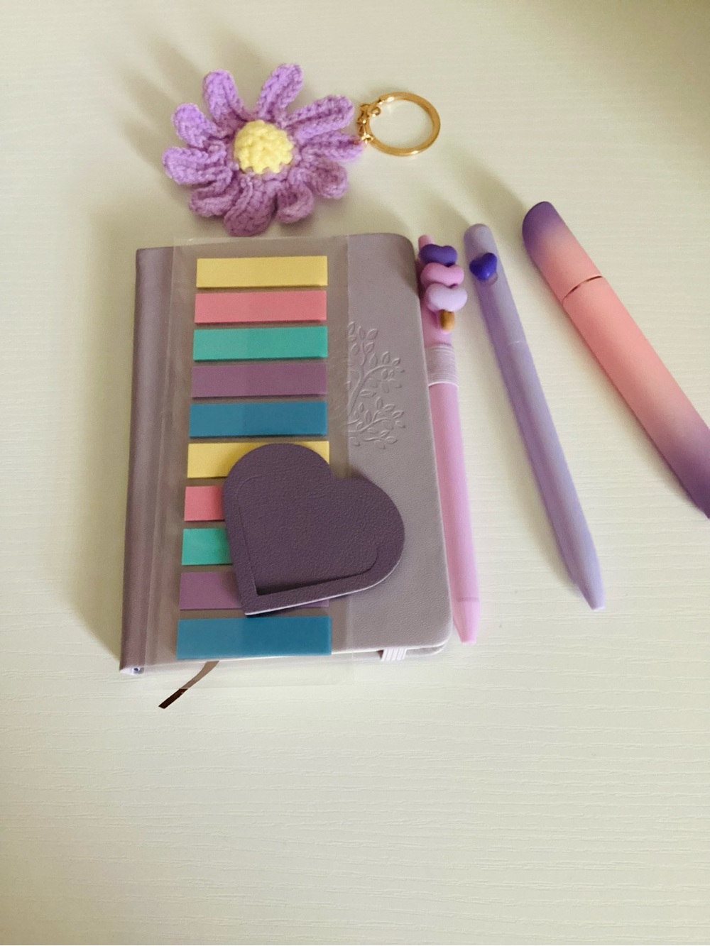 Kids Purple Heart Sticky Notes & Pastel Pen Set